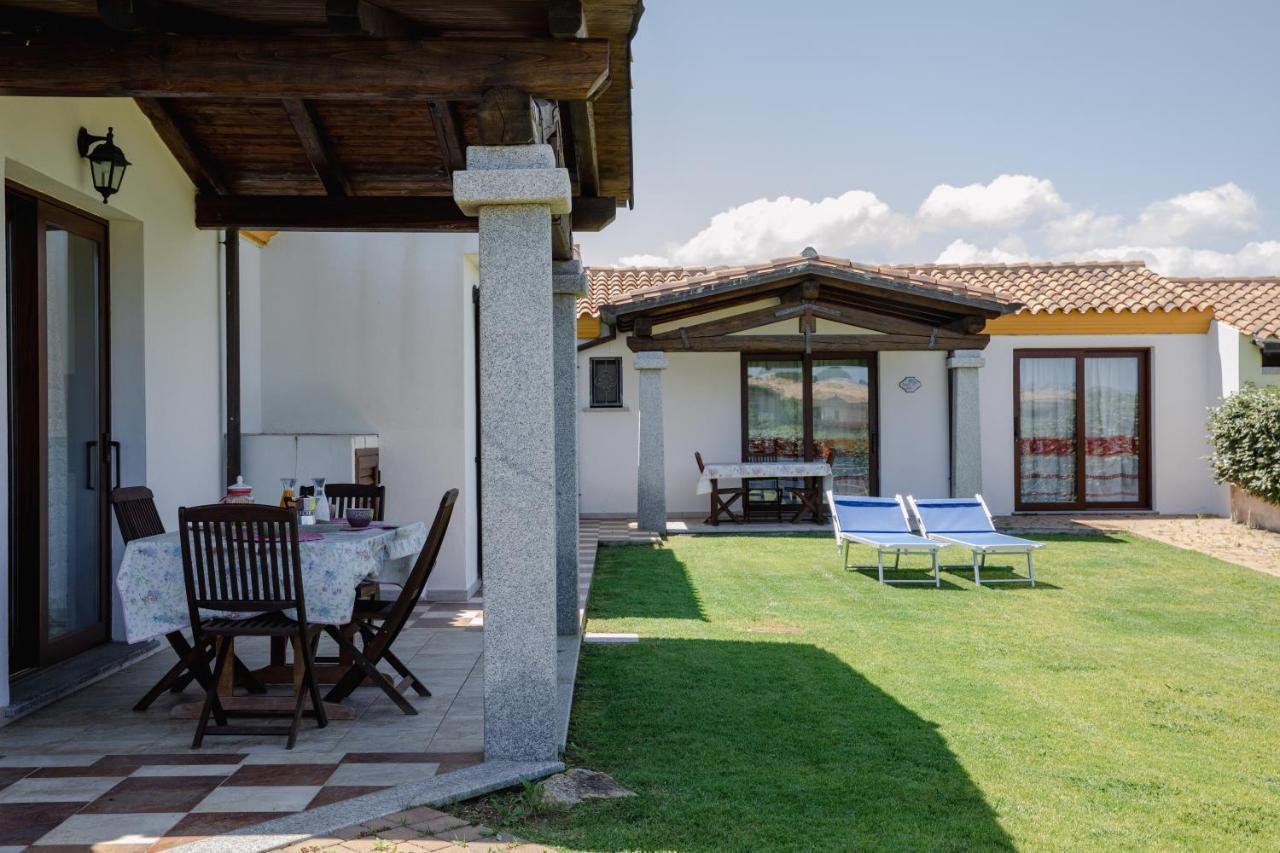 Le Residenze Di Baia Sant'Anna Villa Tanaunella Exteriör bild