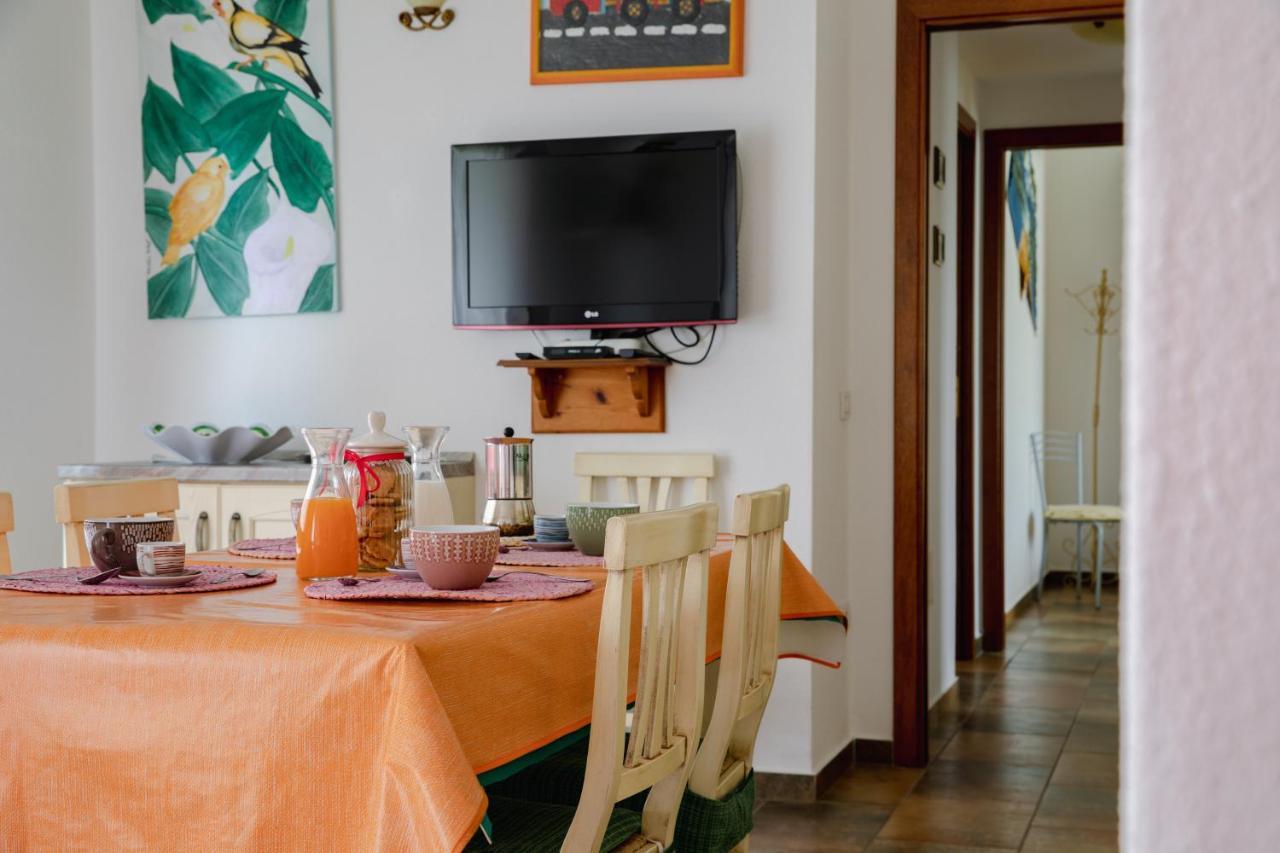 Le Residenze Di Baia Sant'Anna Villa Tanaunella Exteriör bild