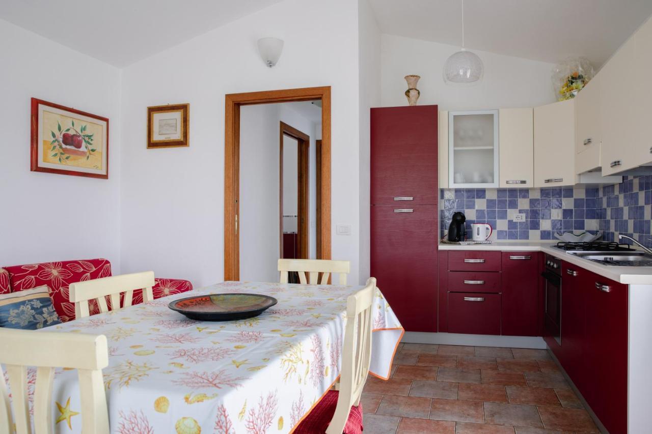 Le Residenze Di Baia Sant'Anna Villa Tanaunella Exteriör bild