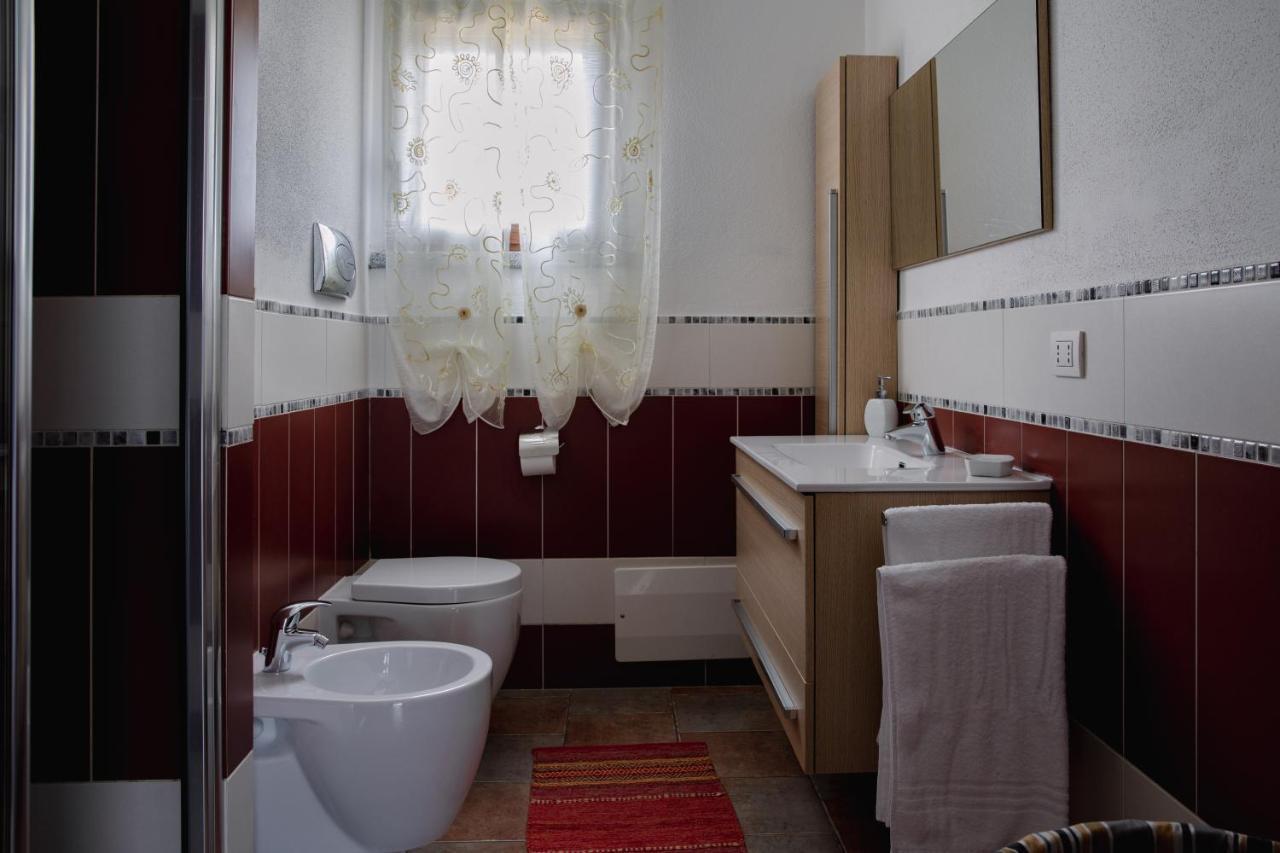 Le Residenze Di Baia Sant'Anna Villa Tanaunella Exteriör bild